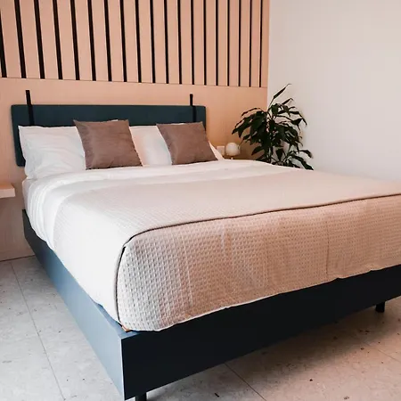 Townhouse17 Boutique Victoria