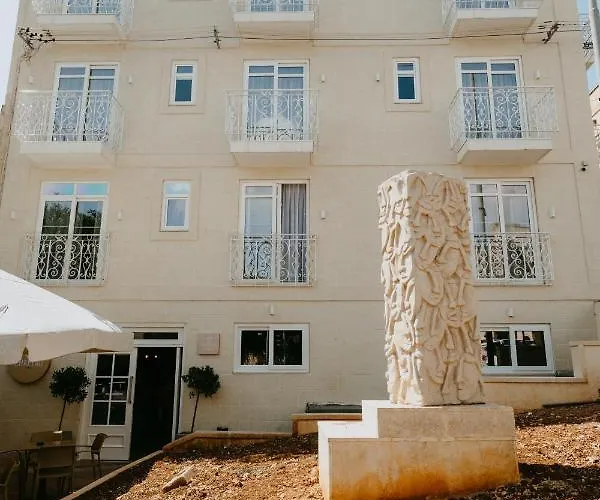 Townhouse17 Boutique Hotel 3*