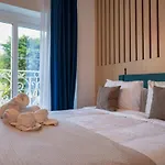 Отель Townhouse17 Boutique Виктория
