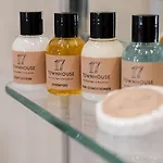 Townhouse17 Boutique Victoria