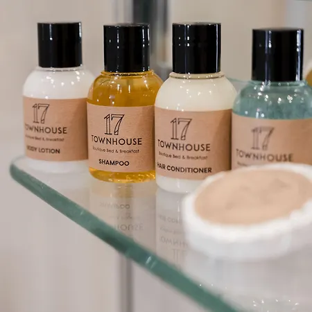 Townhouse17 Boutique 빅토리아
