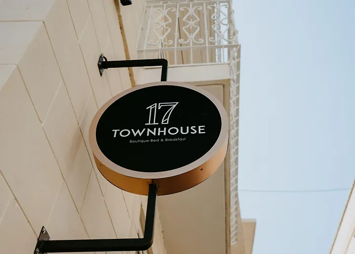 Townhouse17 Boutique 3* Victoria