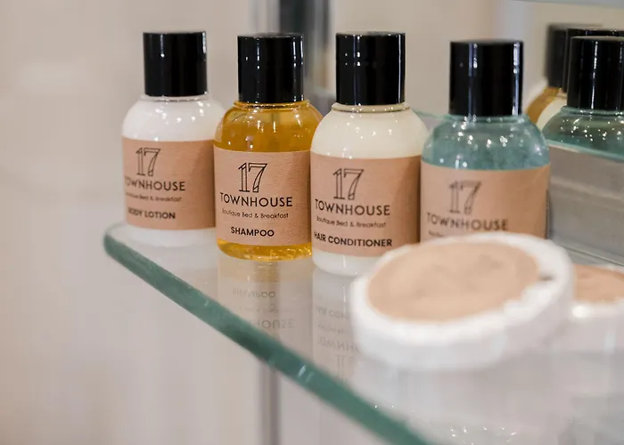 Townhouse17 Boutique Victoria